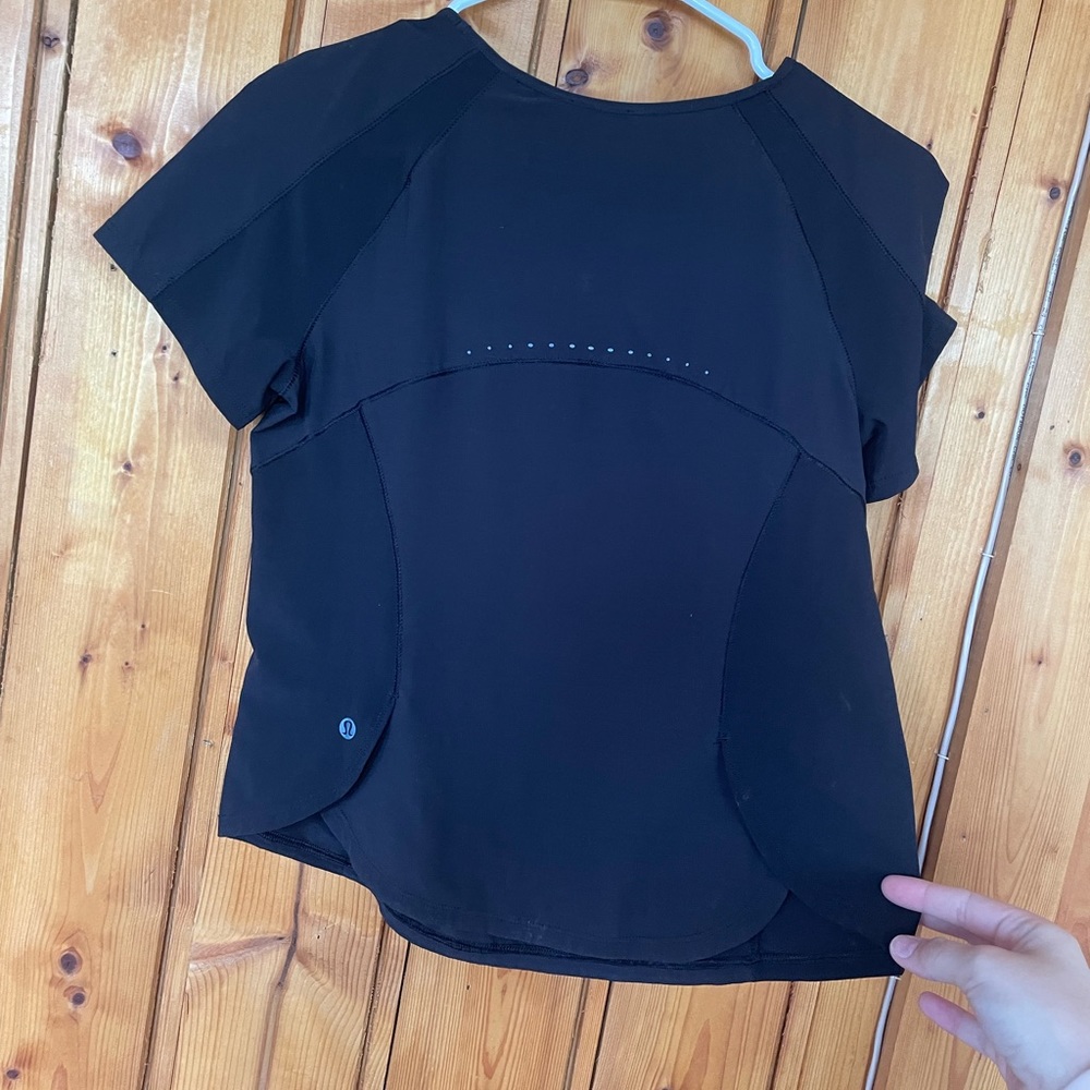 Lululemon black workout top